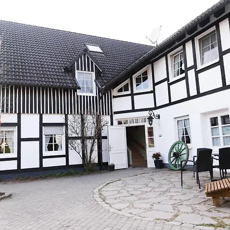 Hof Koehne - Haus Am Spielplatz - Taube Schmallenberg